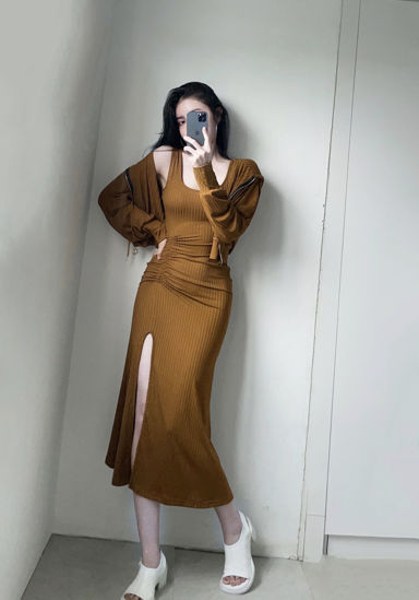 Ảnh của Set bộ thun váy nhún phối áo khoác.